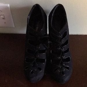 Heeled booties